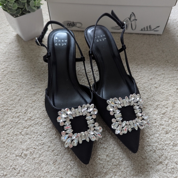 A New Day Annette Black Satin Slingback Kitten Heels Size 6 - Picture 6 of 8